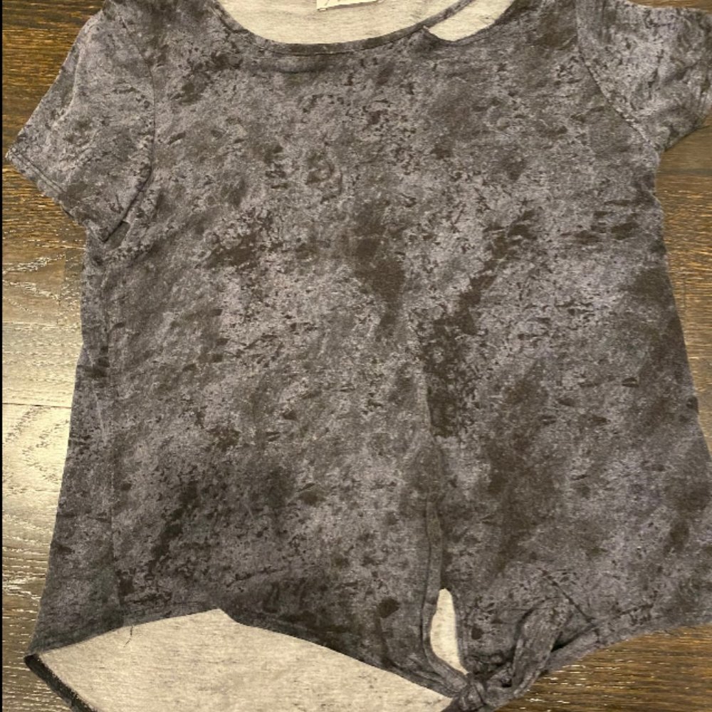 Pinc short sleeve grey distressed t shirt